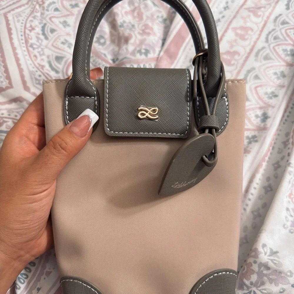 Chic Two-Tone Mini Bag - Picture 3 of 4